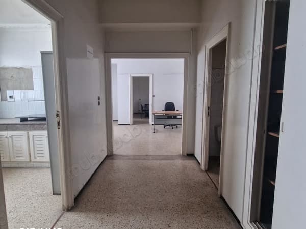 Kantoor te koop per deur (saroute)
