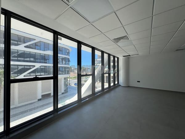 New office for rent open space 82 m²