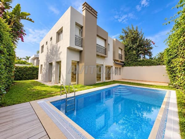 VILLA AVEC PISCINE À LOUER À AIN DIAB