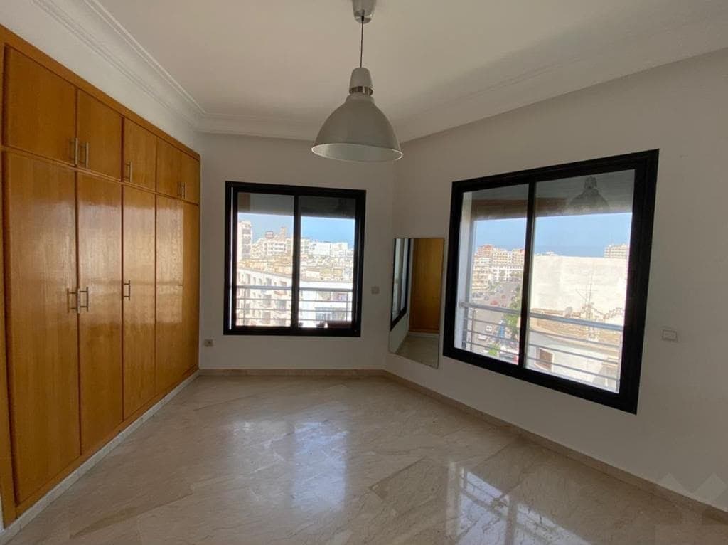 Appartement 101 m² à louer à Casablanca Bourgogne (Sidi Belyout)