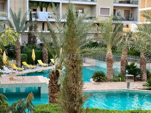 🏡 À LOUER – REZ-DE-JARDIN FACE PISCINE
