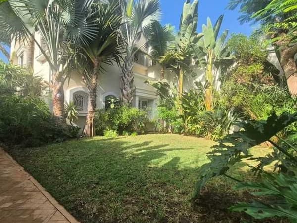 Villa in affitto di 552.0 m² a Casablanca, Ain Diab