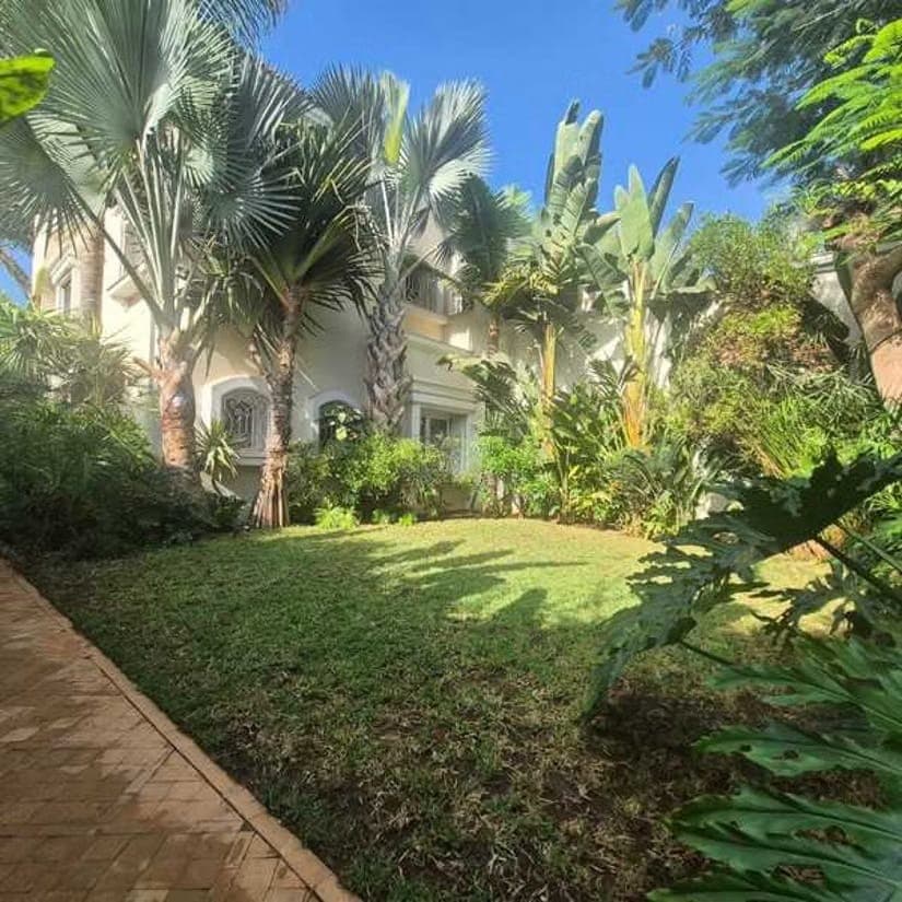 Villa en alquiler de 552.0 m² en Casablanca, Ain Diab
