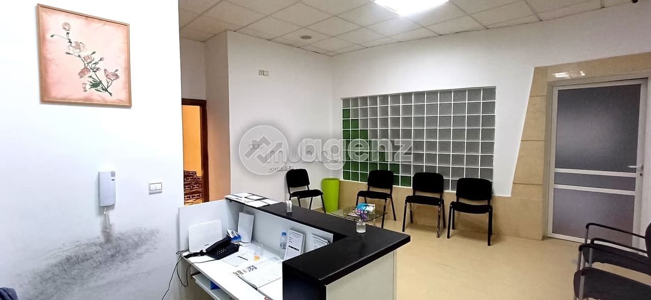 Locale commerciale in vendita 215 m² Champ de course Fès