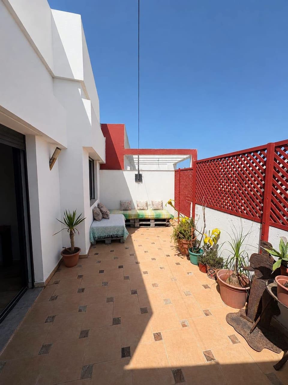 Gemeubileerd Terrasappartement 95m² Bourgogne 9000 Dh