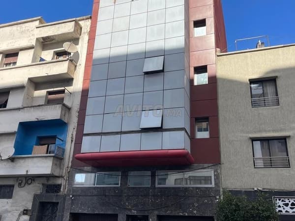 Immeuble entier 1325 m2 à louer Belvédère