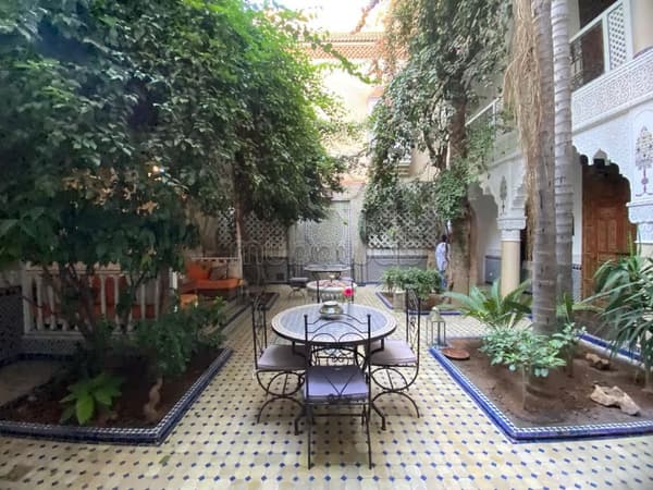 Riad Logiesgelegenheid te koop 464m² in Rahba Kdima