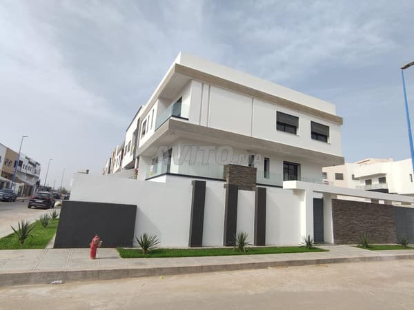 Villa duplex haut standing neuve