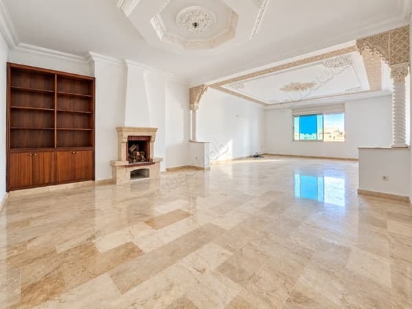 Appartement lumineux de 195 m² à Hay Riad Rabat