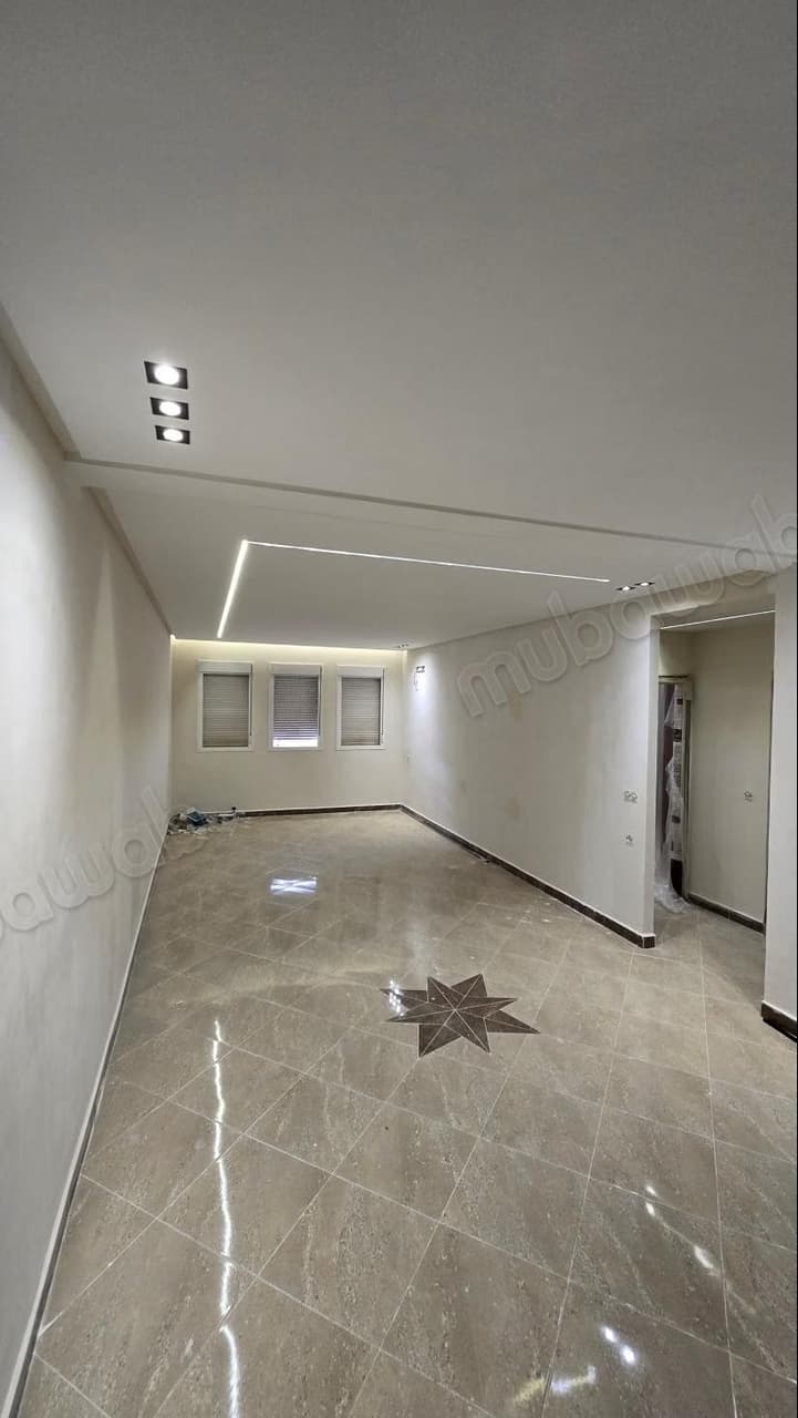 Venta de un bonito piso en la Medina. Superficie total 100 m². Terraza y ascensor