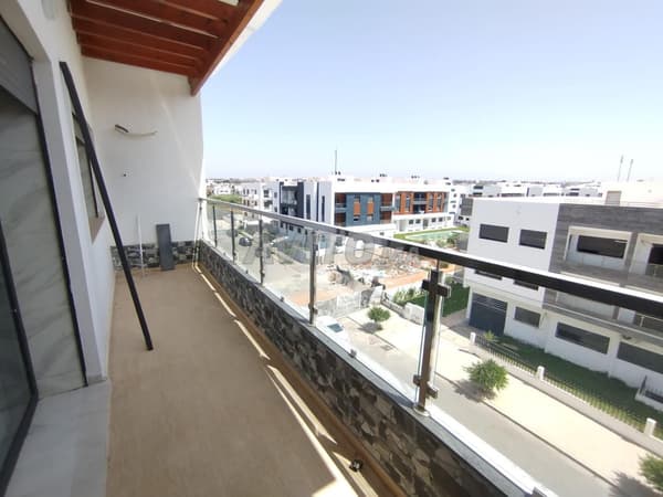 Bel Appartement traversant vue piscine