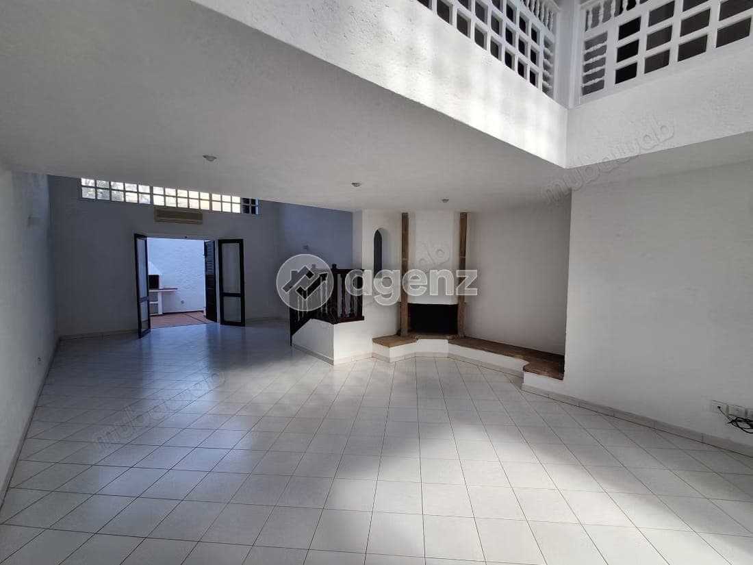 Villa à vendre 161 m², 3 chambres Harhoura Skhirate Témara