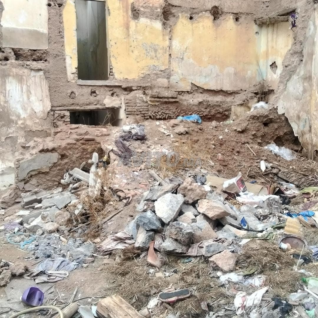 Terreno in vendita, titolo di proprietà, zona con impianti sportivi e bella
