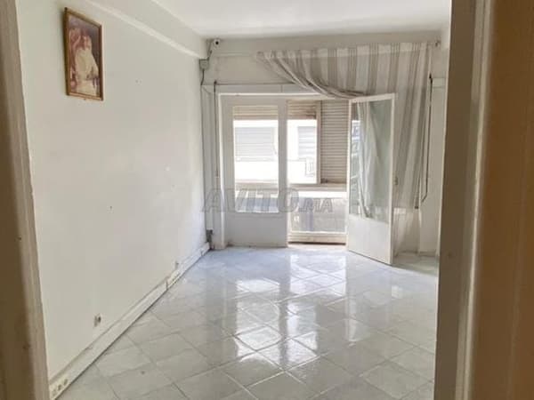 Bureau à louer avec fonds de commerce à Hassan 100m²
