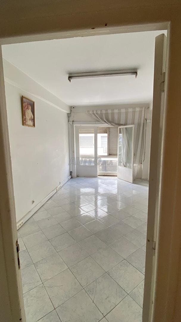 Bureau à louer avec fonds de commerce à Hassan 100m²