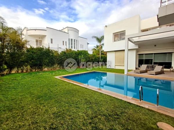 Villa in vendita 907 m², 5 camere Route Immouzer Fès