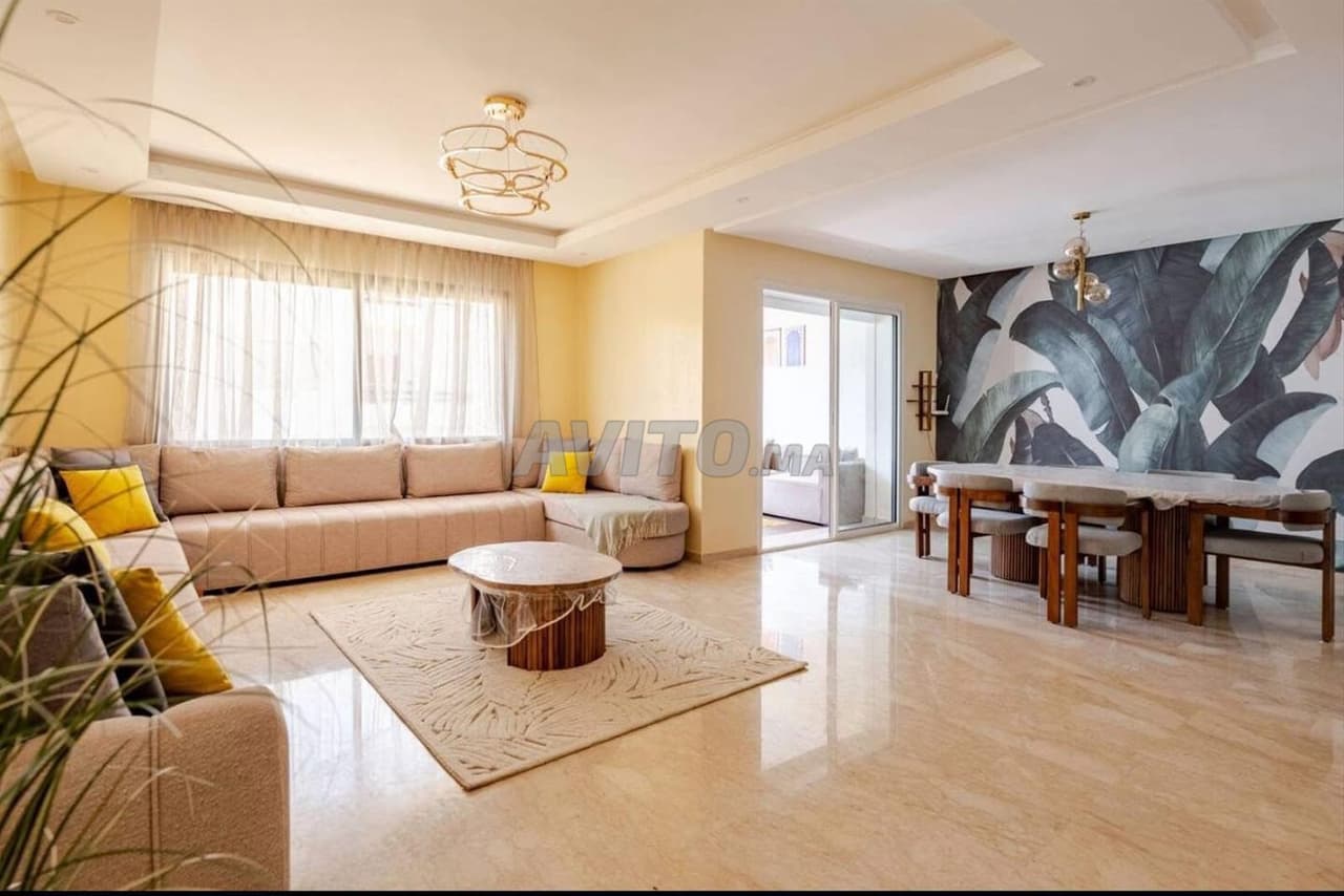 Furnished 128 m² apartment near the sea