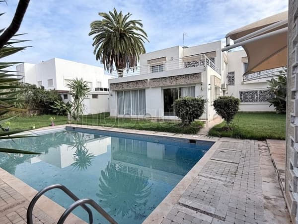 Villa de 1035m² A VENDRE à Souissi RABAT