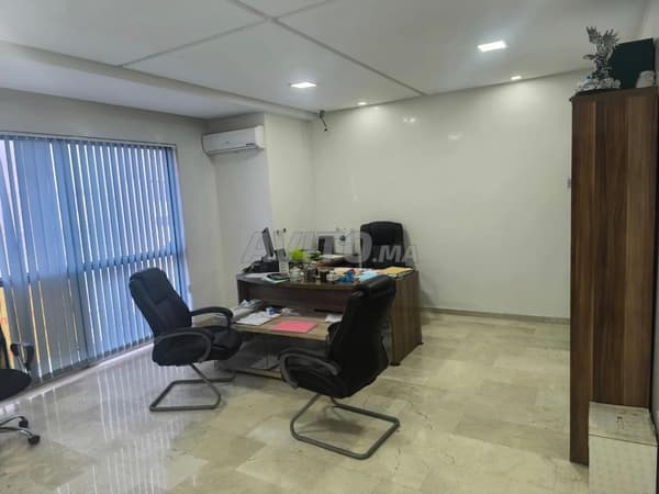 Kantoorruimte 3 kantoren 69m² Te koop of te huur Mers Sultan