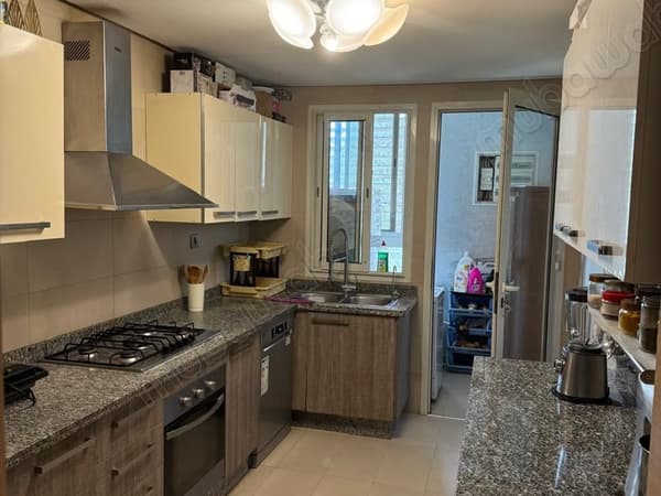 Appartement te huur in Ville Verte. 3 slaapkamers