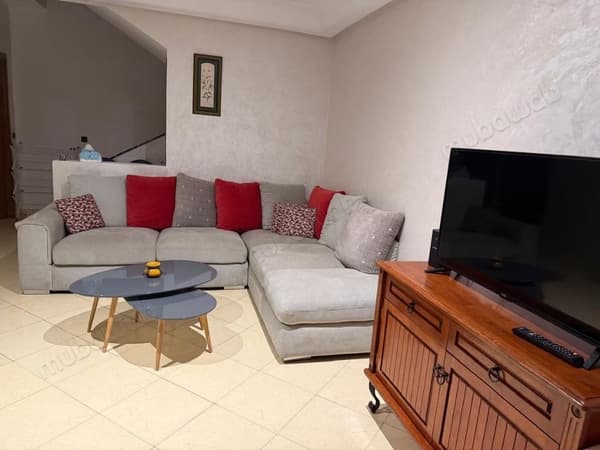 Appartement te huur in Harhoura. 2 comfortabele slaapkamers. Volledig gemeubileerd