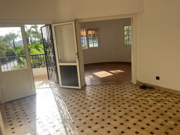 Au cœur de Ain diab, maison à louer 3 chambres et deux salles de bain