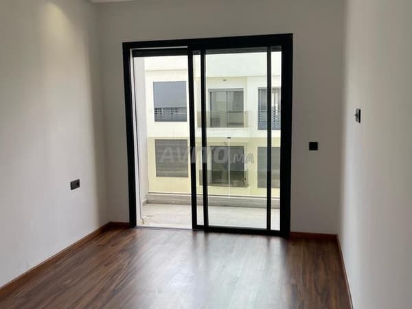 Empty 2-bedroom apartment Bouskoura