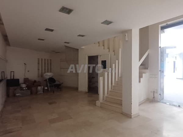 Commercial Space 67m2 Triangle d'or
