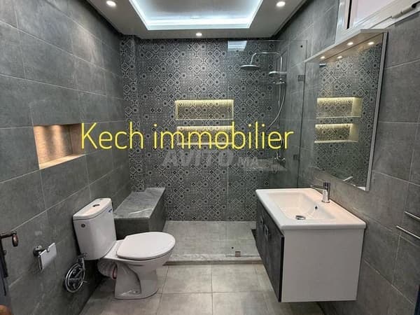 Joli appartement 2 chambres vide terrasse