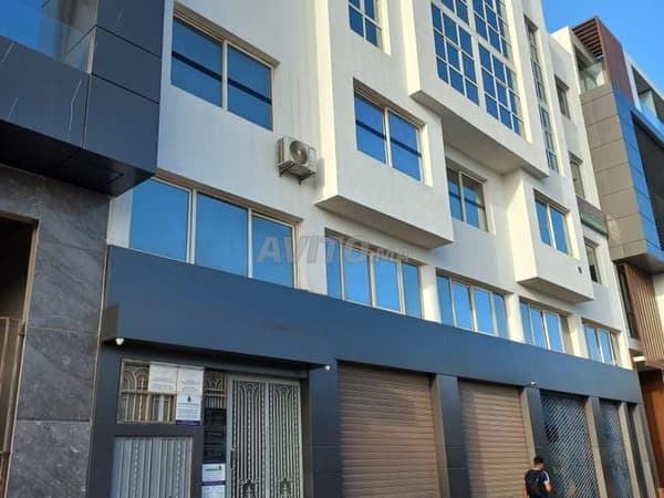 LOCAL COMMERCIALE 250 M2