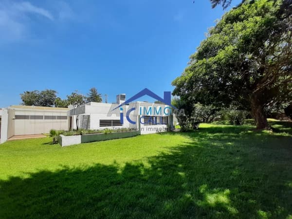 Single-storey villa for rent in Souissi RABAT