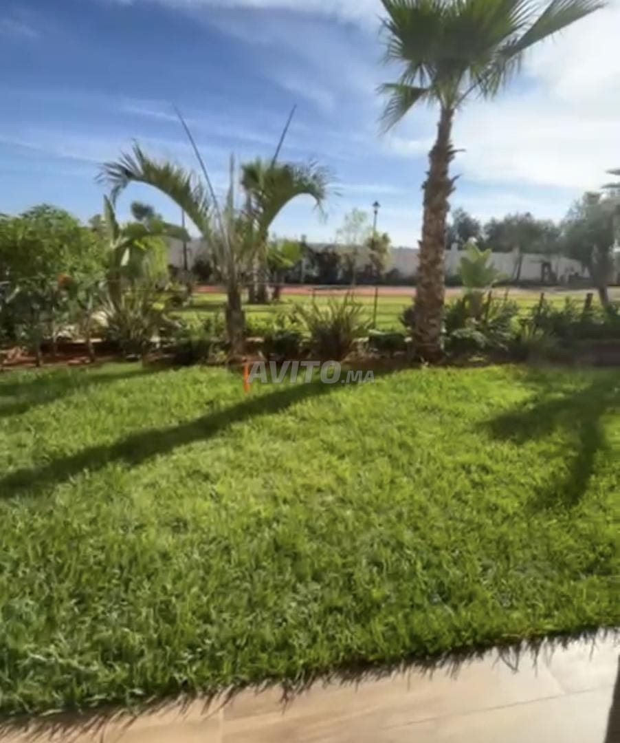 REZ DE JARDIN VIDE À LOUER À DAR BOUAZZA