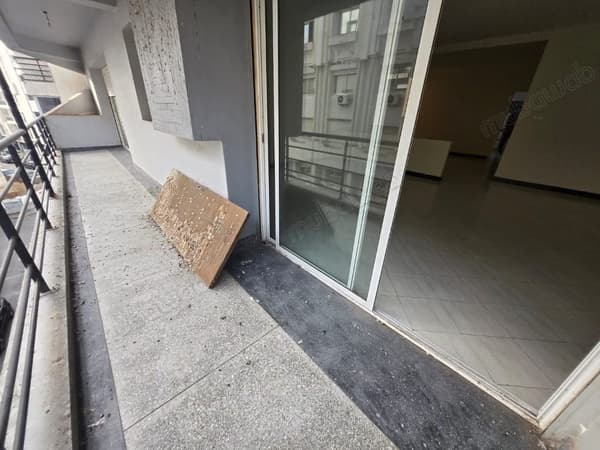 Appartement à louer à Gauthier. Surface totale 150 m². Terrasse et ascenseur