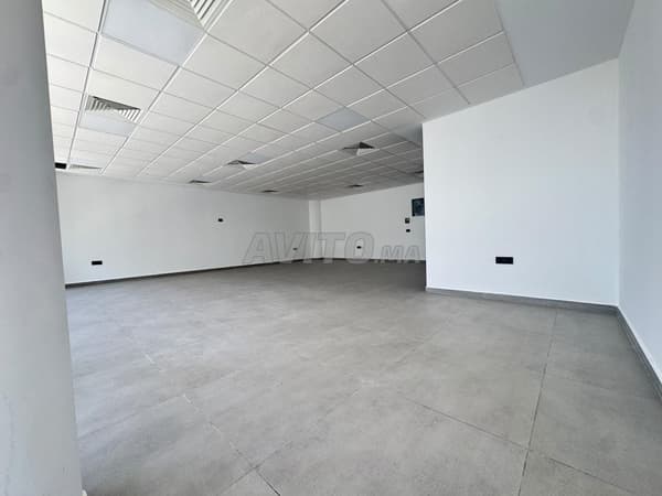 Bureau neuf à louer aux Orchidées 82 m²
