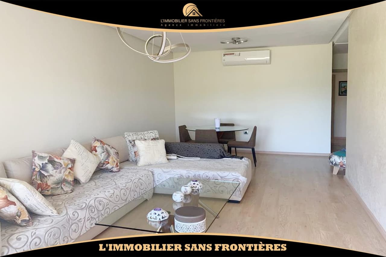 Furnished 112 m² apartment with private garden, 3 bedrooms and shared swimming pool