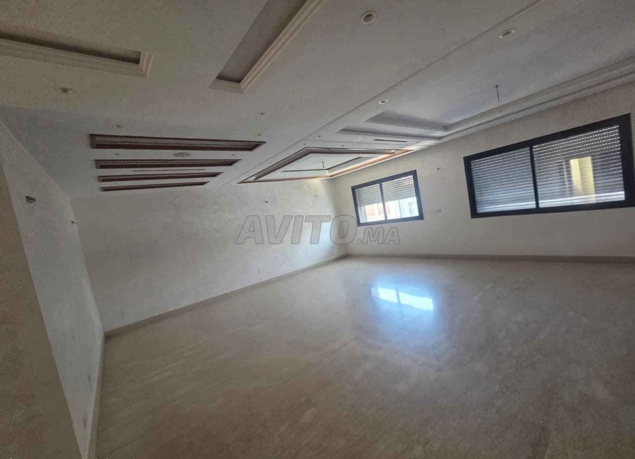 Empty apartment for rent 150 m²- Val Fleuri