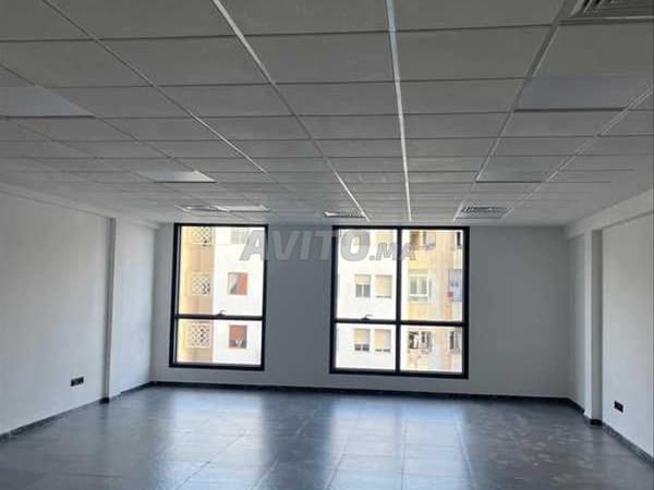 202821-Bureau à louer à 9000DH à Sidi Maarouf
