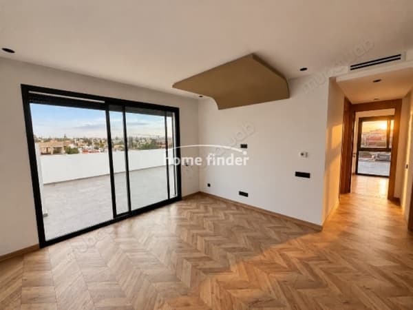 Apartment for sale on the Hôpitaux 110 m²