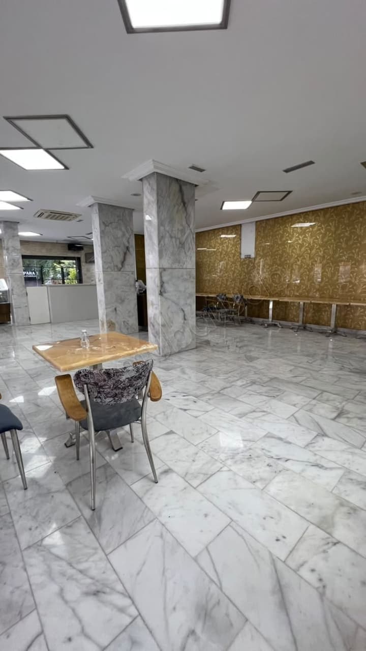 Commercieel pand Quartier Administratif