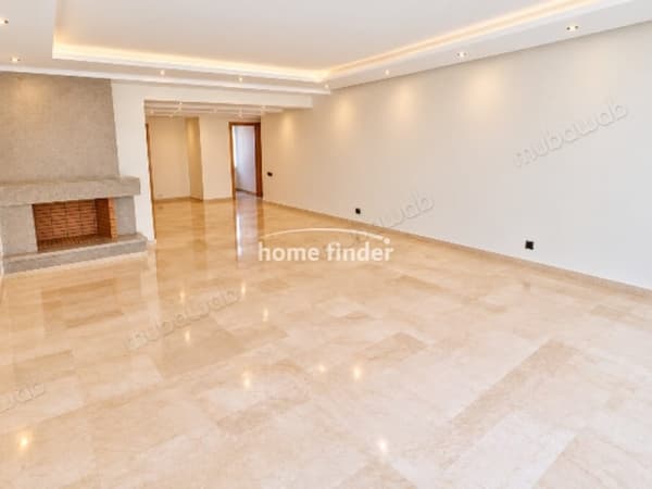 Appartement à louer au triangle d'Or 152 m²