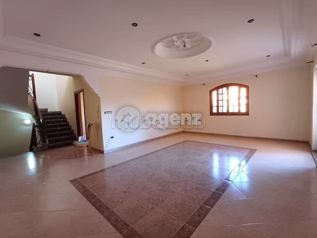Villa à vendre 312 m², 5 chambres Amerchich Marrakech