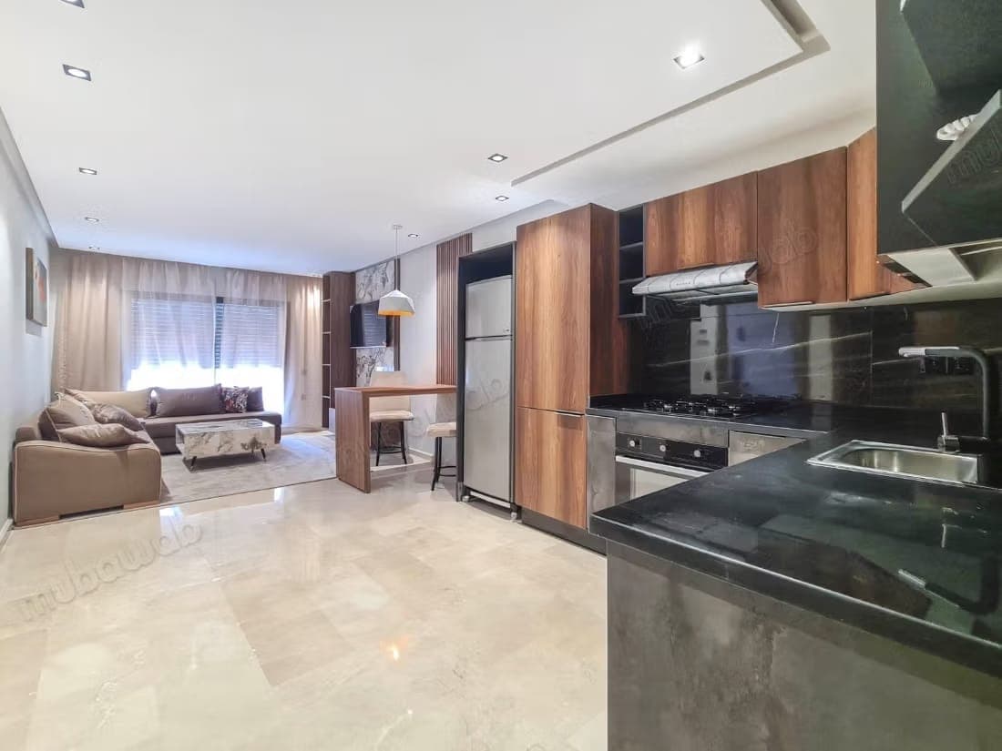 Studio meublé avec balcon – 50 m² – Proximité Hôpital Cheikh Khalifa