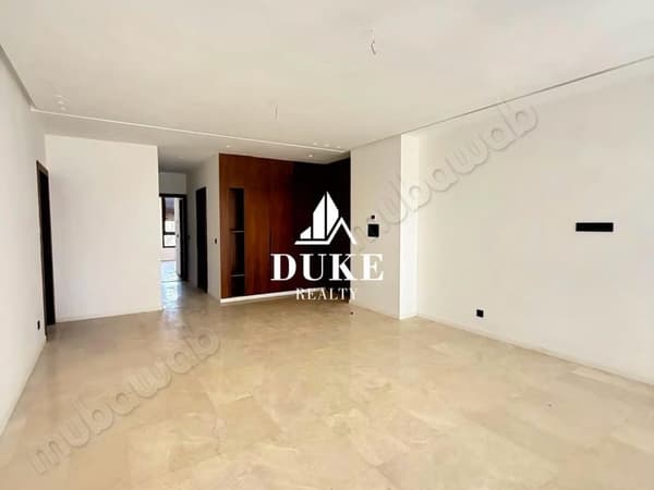 Een 2 slaapkamer & nieuwe woonkamer te huur in Souissi