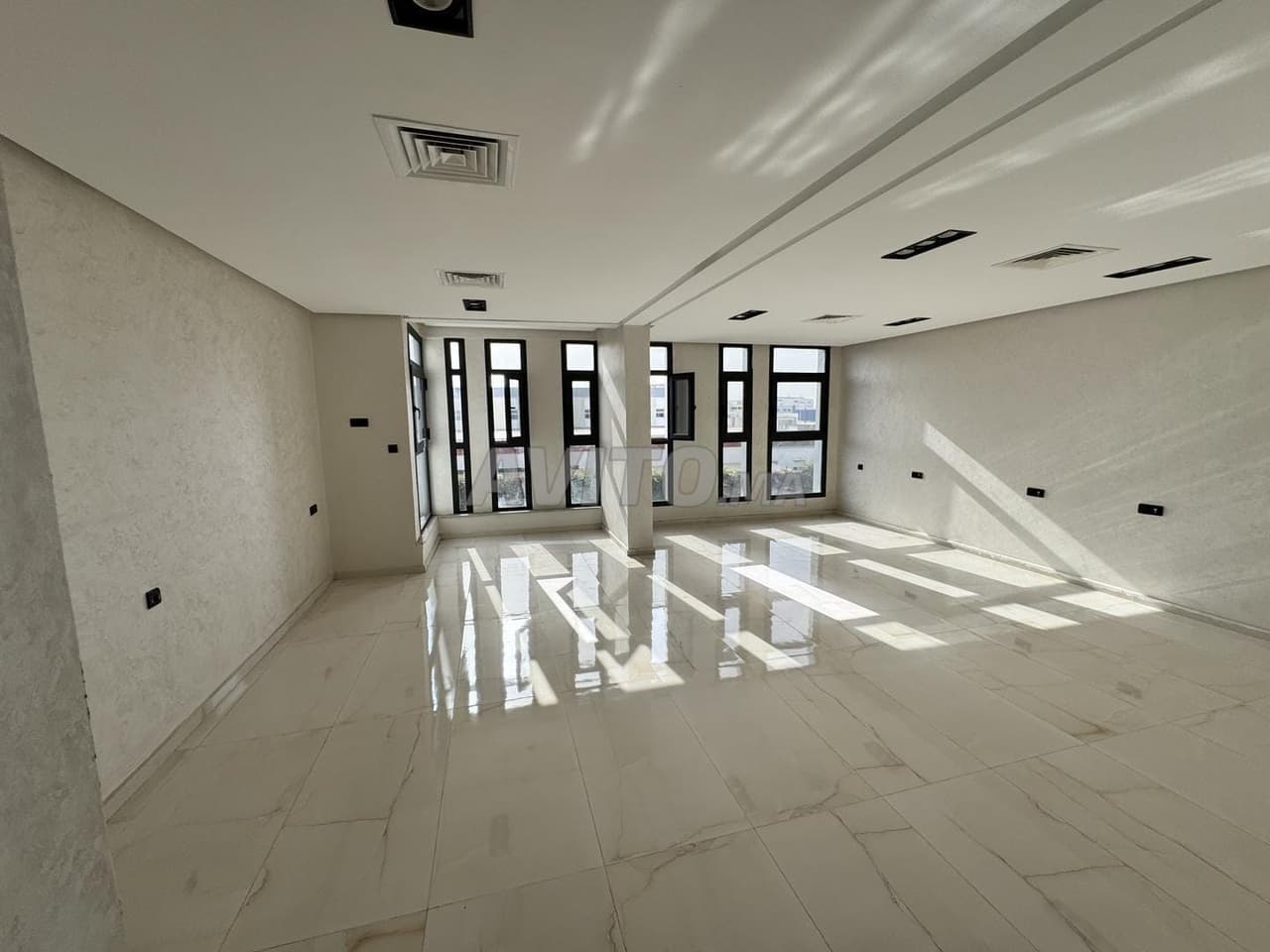 Bureaux neufs à louer à Bouskoura – 48 à 50 m²