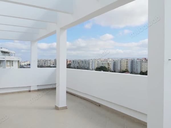 A vendre appartement avec terrasse entierement renove surface 151m² route de rabat