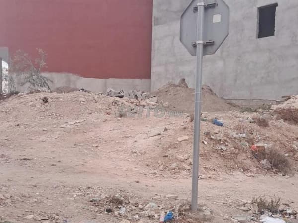 Un terrain spacieux 150 m2 avec deux façades