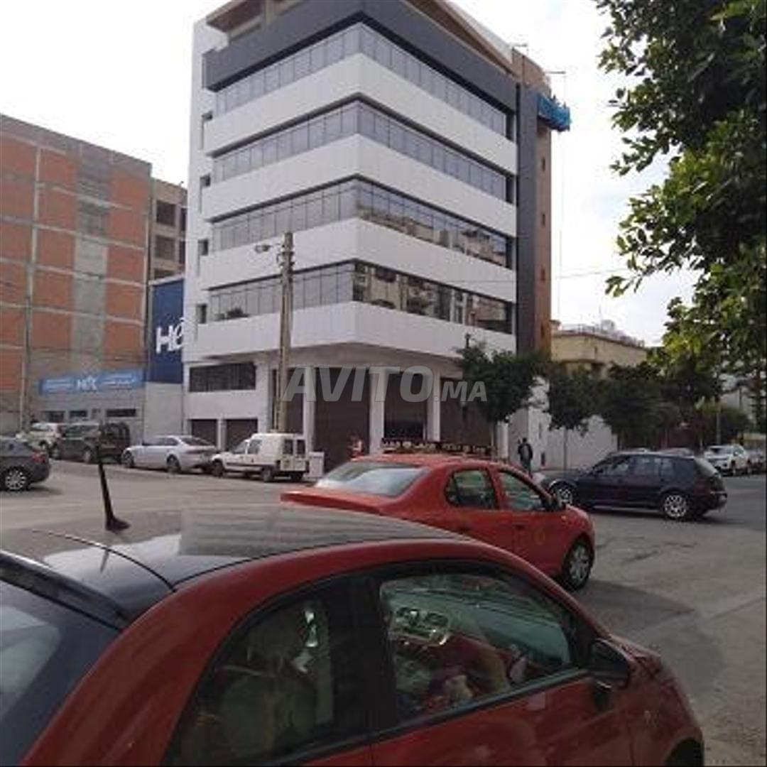 Magasin 390 m bien situé sur bd Moulay Driss 1
