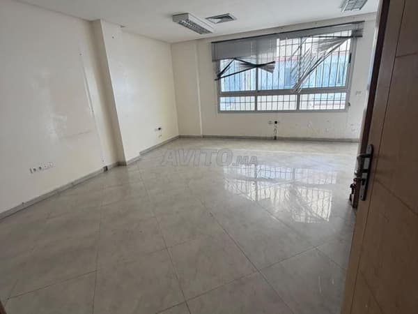 Bureaux 4200dh rocher noire casa