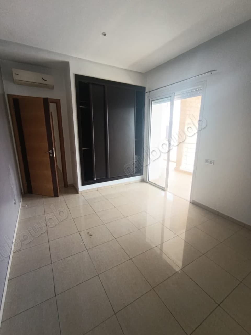 Appartement à vendre à Agdal. 4 pièces. Salon européen