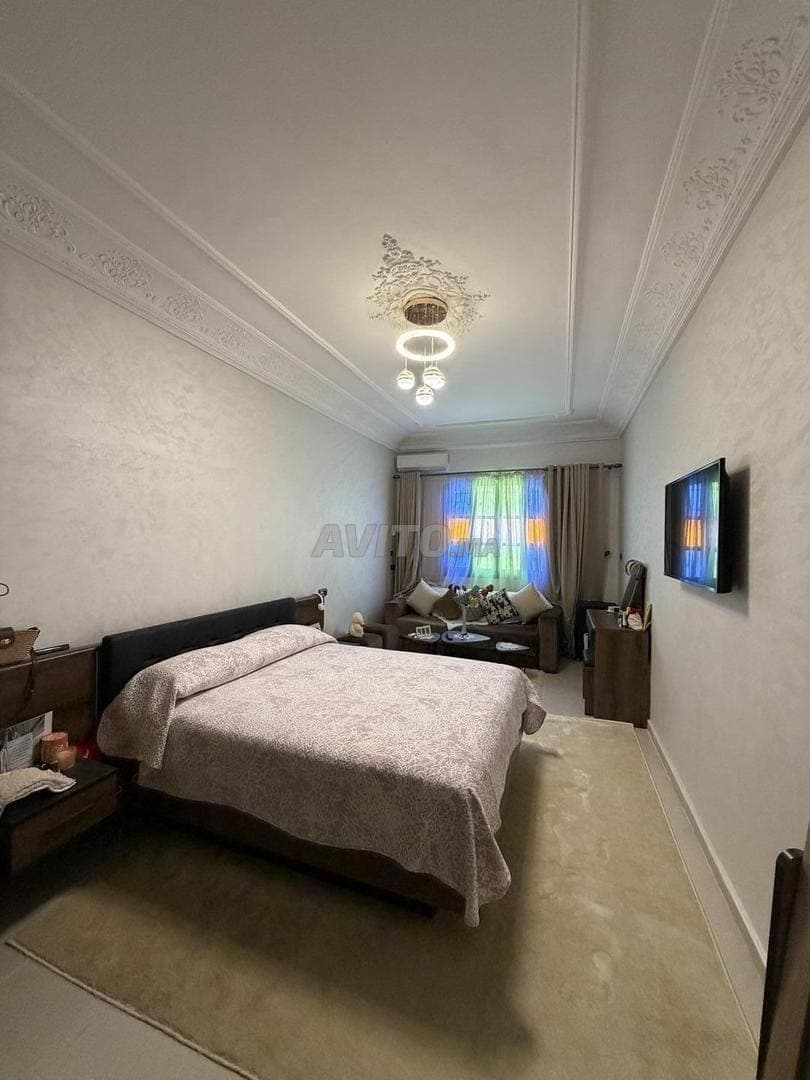 Maison moderne avec 3 niveaux à vendre
